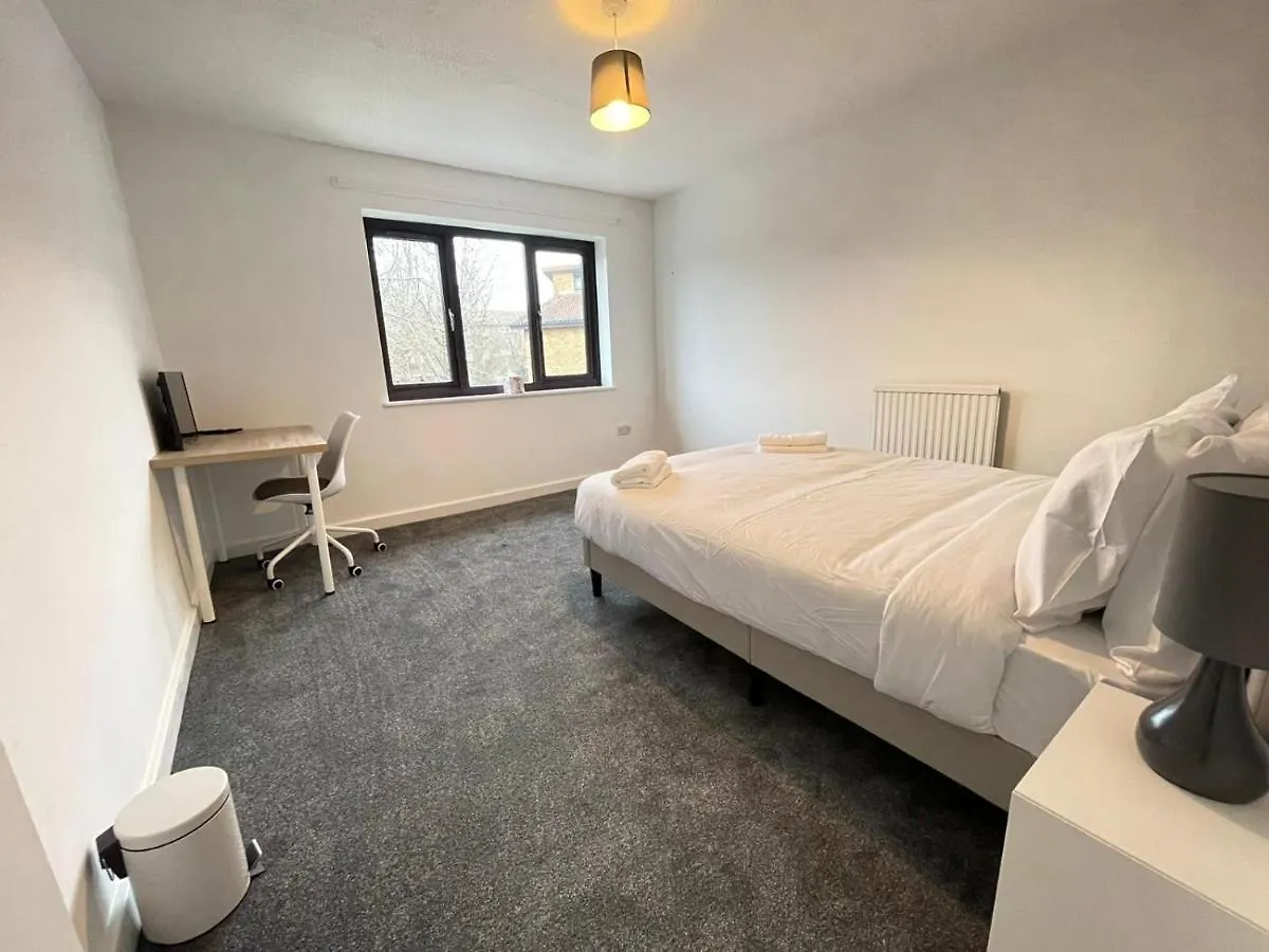 Spacious Bedroom In Beckton London 0*,  United Kingdom